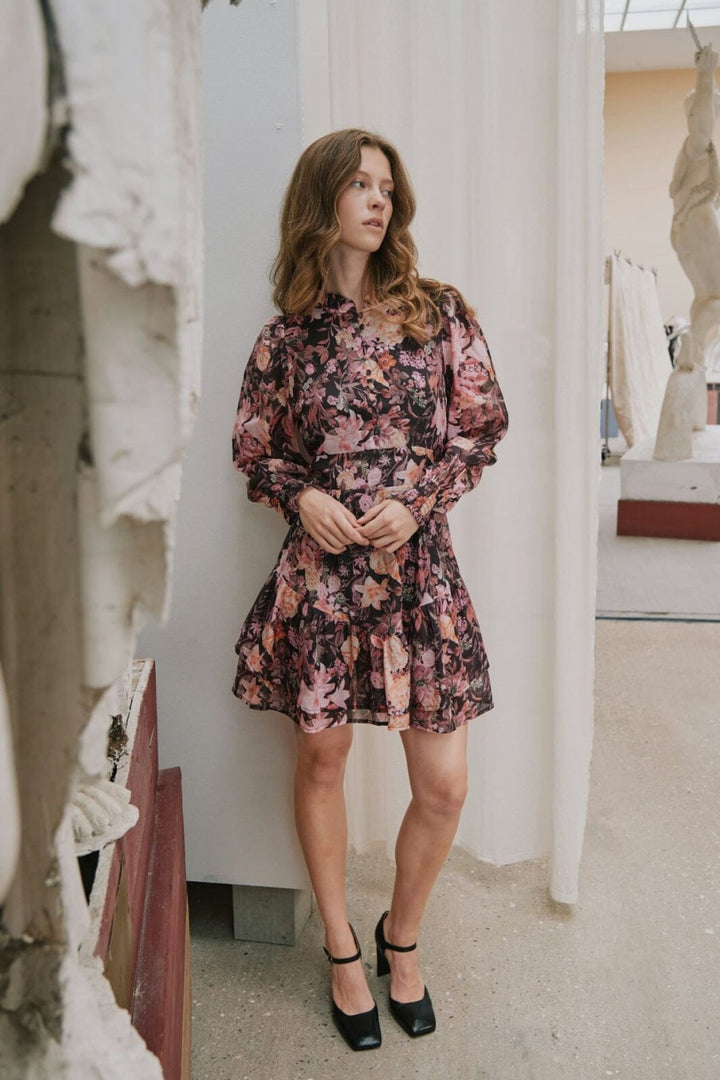 Neo Noir - Aberto Big Flower Dress 166923 - 100 - Black Kjoler 