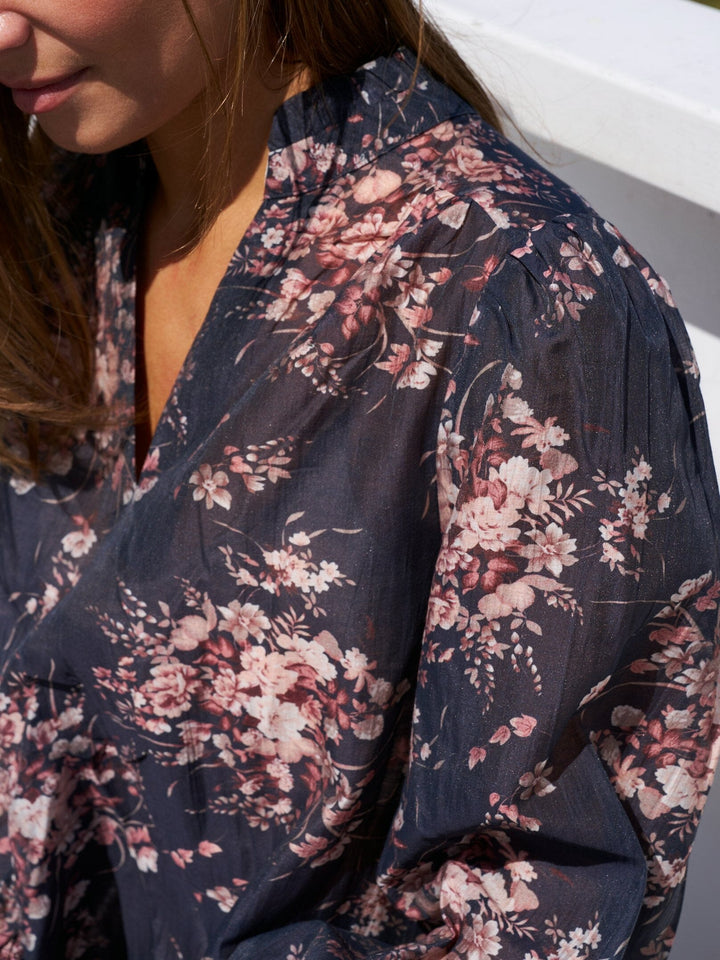 Neo Noir - Amara Garden Flower Blouse 170134 - 702 - Dark Navy Bluser 