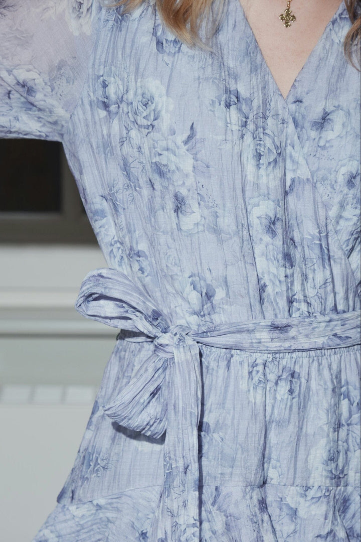 Neo Noir - Denila Crepe Print Dress 167618 - 142 - Dusty Blue Kjoler 