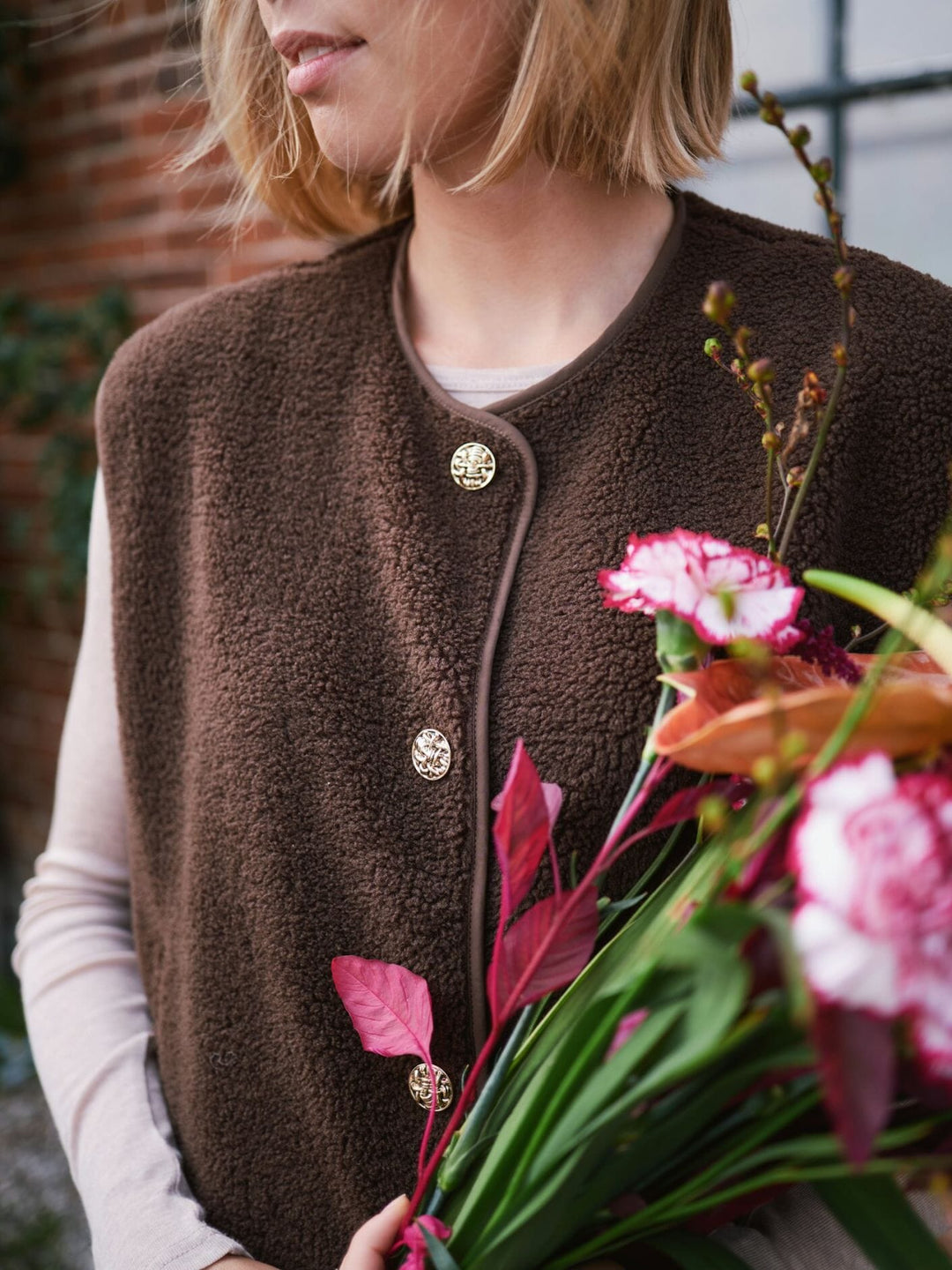 Neo Noir - Mariko Teddy Vest 164594 - 676 - Dark Brown Frakker 