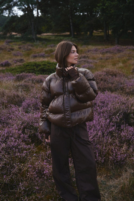 Neo Noir - Rhea Shiny Puffer Jacket 165094 - 676 - Dark Brown Jakker 