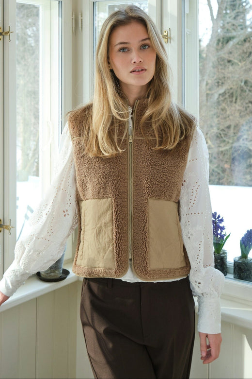 Neo Noir - Scout Teddy Waistcoat 155725 - 214 - Taupe Frakker 