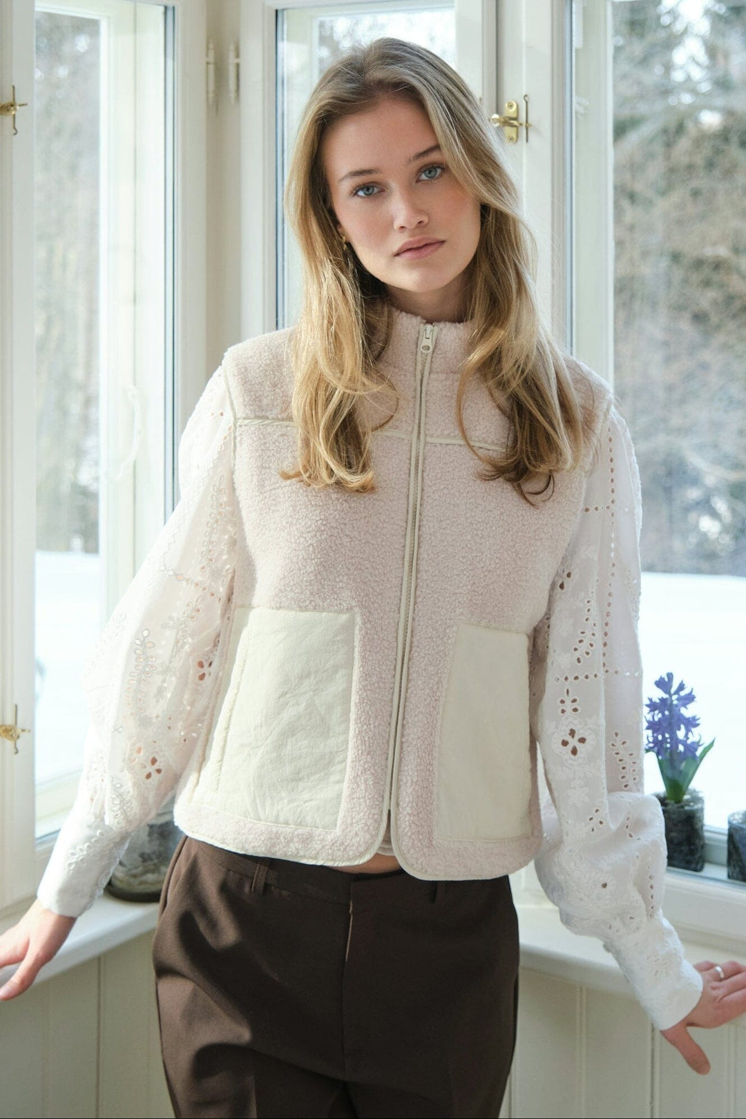 Neo Noir - Scout Teddy Waistcoat 155725 - 436 - Ivory/Ivory Frakker 