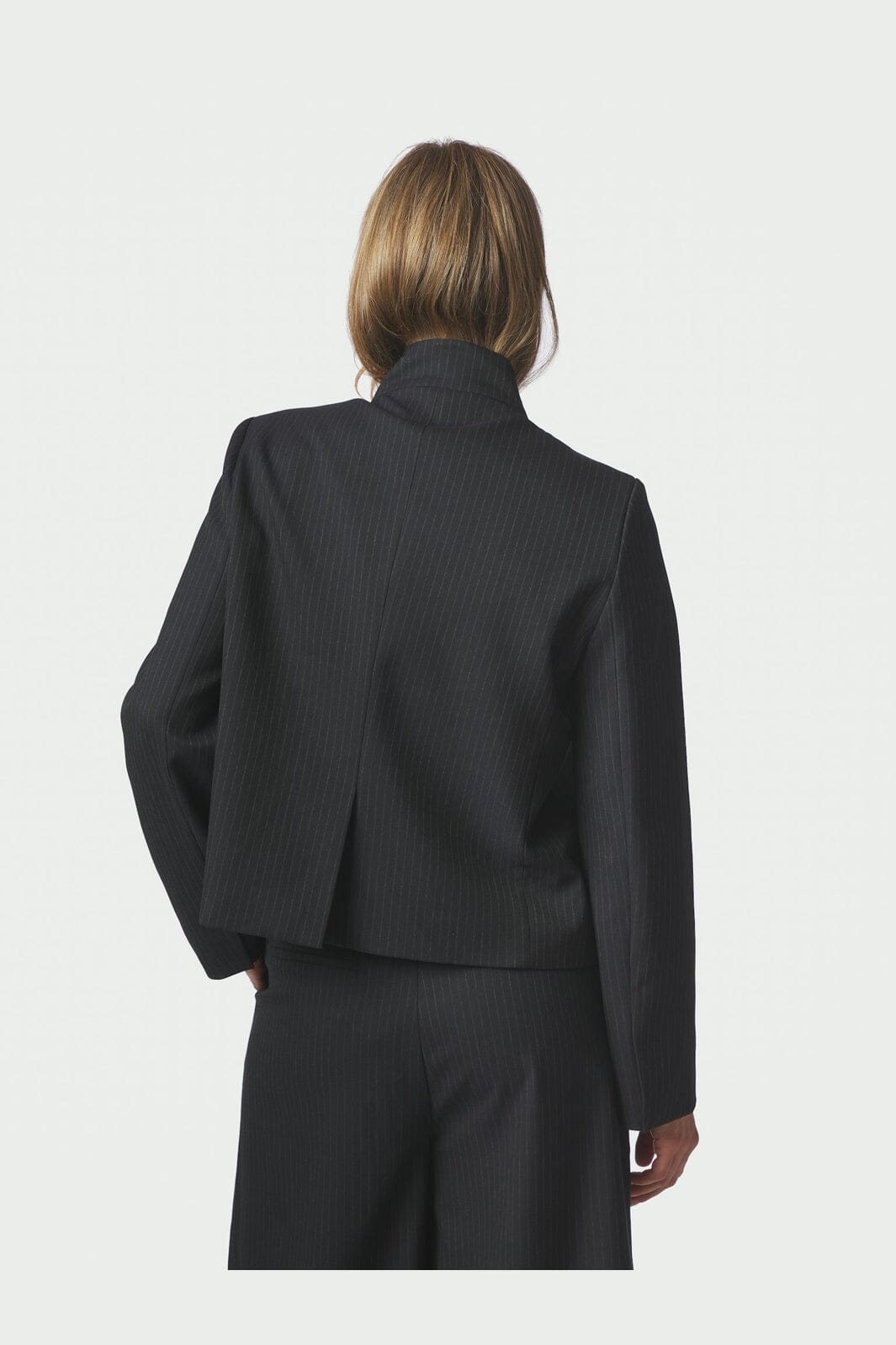 Neo Noir - Tiria Slim Pinstripe Blazer 169991 - 702 - Dark Navy