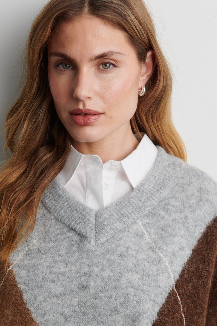 Second Female - Forca Knit V-Neck 61034 - 7001 Light Grey Melange Strikbluser 