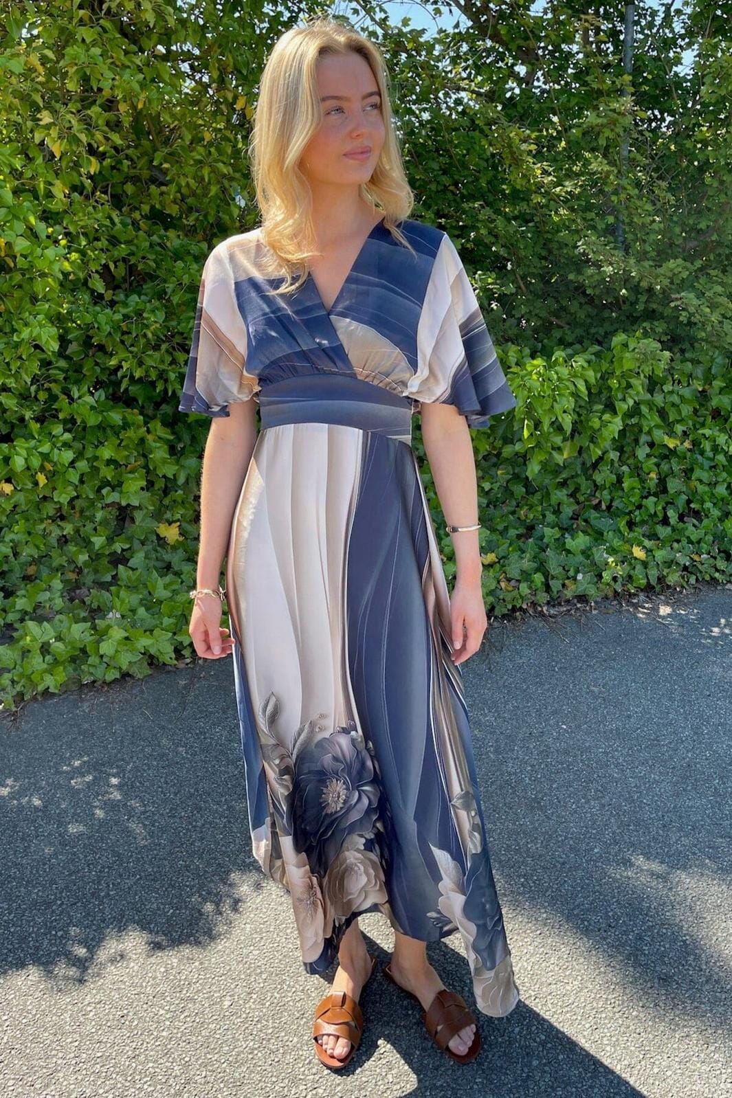 Forudbestilling - Sisters Point - Gisela-Dr18 19226 - 803 - Wave/Flower Kjoler 