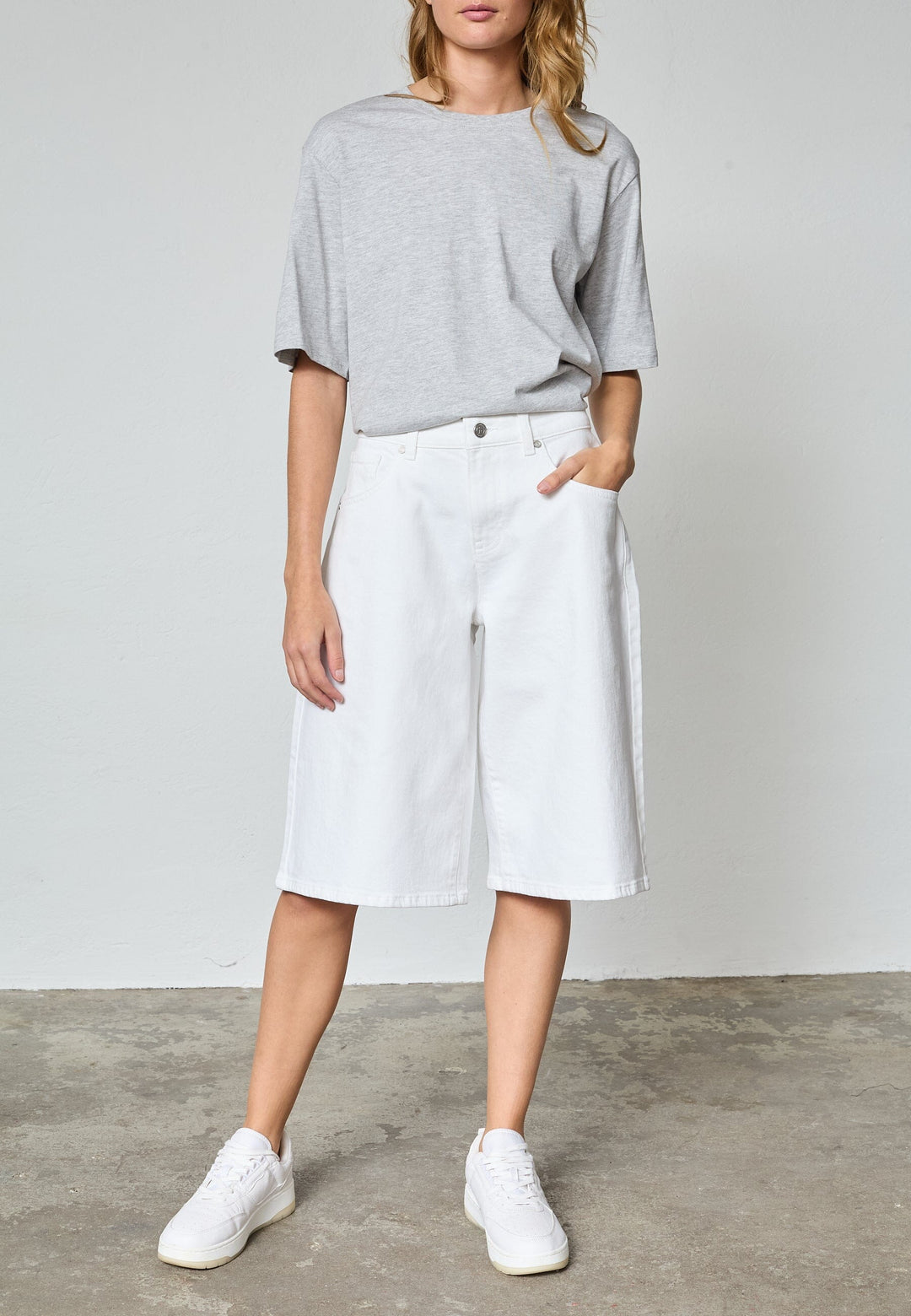 Sisters Point - Ofira-Sho1 19542 - 904 - White Shorts 