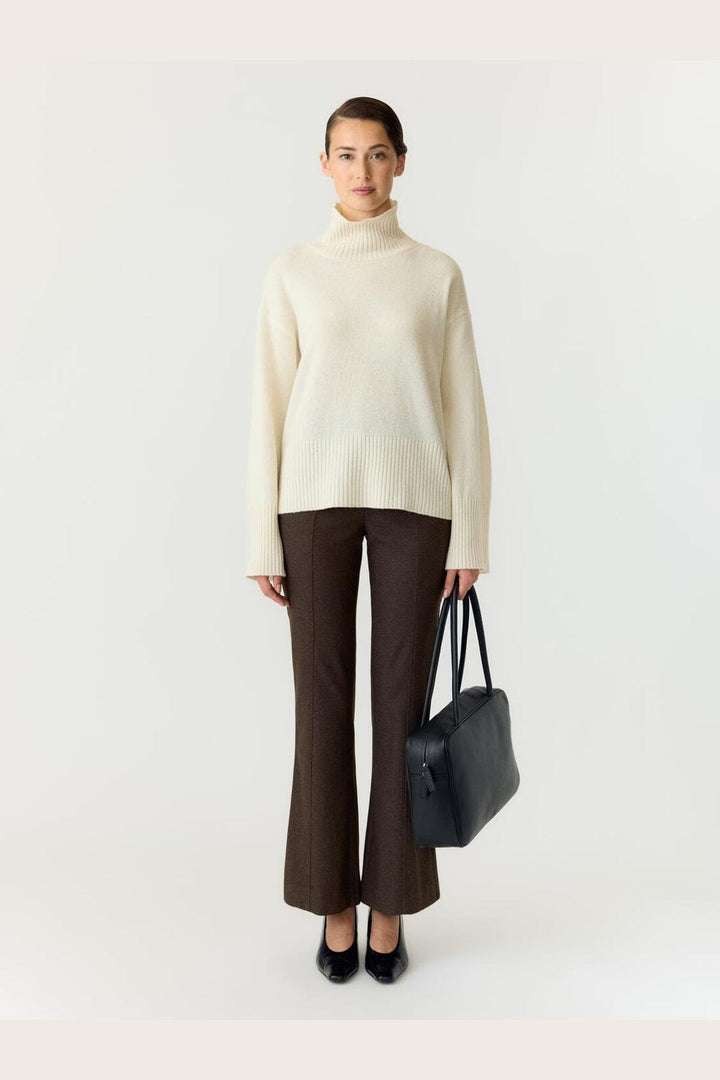 YAS - Yasposhu Pant - 5138184 Major Brown